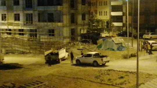 Vatandaşlar tarafından fark edilen hırsızlar aracı bırakıp kaçtılar