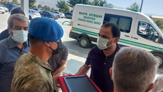 Vefat eden Arar için askeri tören