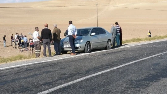 Virajı alamayan otomobil takla attı: 3 yaralı