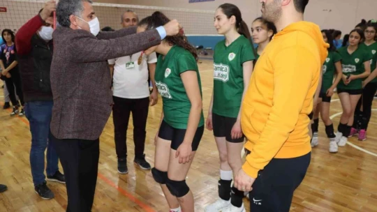 Voleybol il şampiyonası maçları sona erdi