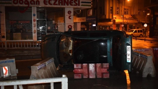 Yan yatan otomobilden burnu bile kanamadan çıktı