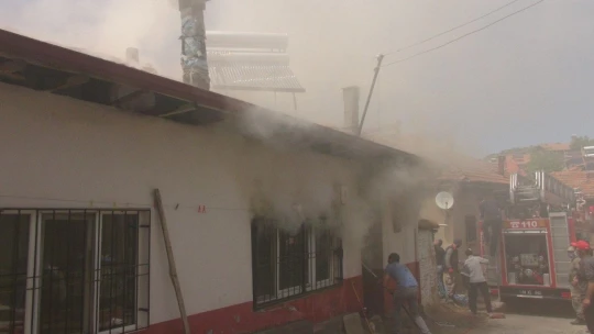 Yanan evi için Evsa'ya güzel haber hayırseverlerden geldi