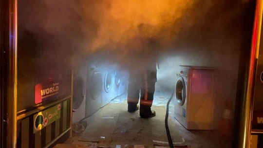 Yangına müdahale eden itfaiye eri dumandan etkilendi
