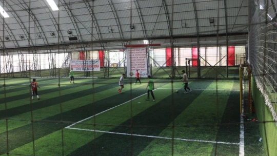 Halı sahalarda yoğunluk başladı