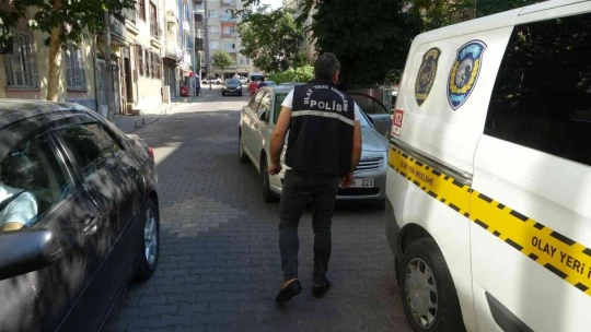 Yaşlı adam evinde ölü bulundu