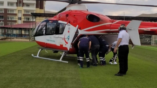 Yaşlı kadının imdadına hava ambulansı yetişti