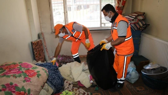 Yaşlı kadının yardımına Battalgazi Belediyesi yetişti