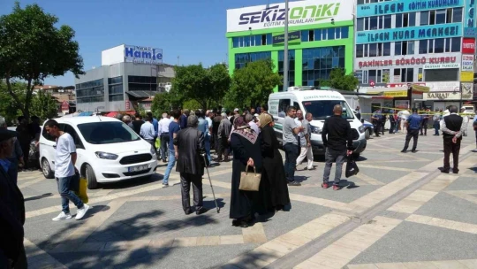 Yattığı bankta ölü bulundu