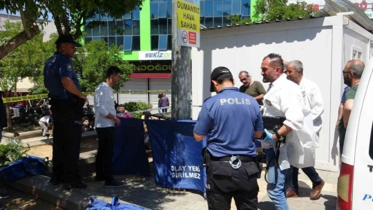 Yattığı bankta ölü bulundu