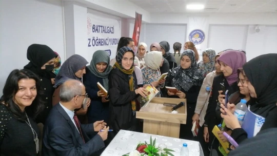 Yazar Ertuğrul'dan Çanakkale ruhunu geleceğe taşıma vurgusu
