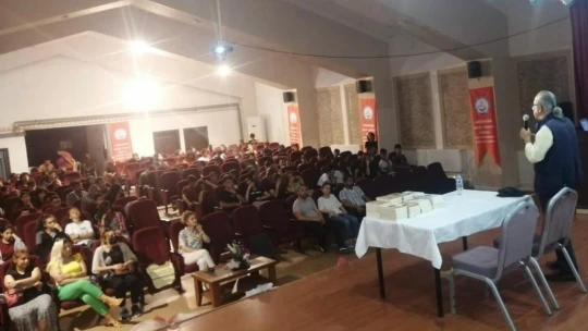 Yazar Melih Yılmaz lise öğrencileri ile buluştu