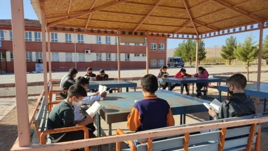 Yazıhan'da Kitap K'oku'su projesi