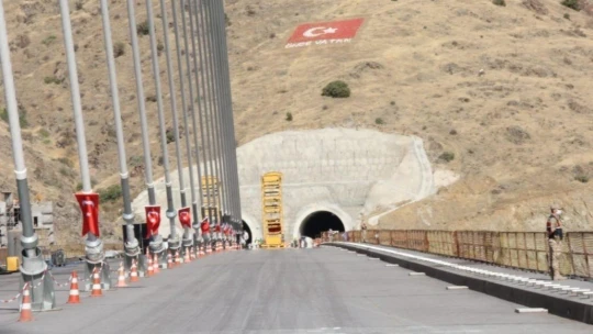 Yeni Kömürhan Köprüsü ve tüneli açılış için gün sayıyor