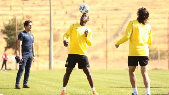 Yeni Malatyaspor'da Adem Büyük ve Chebake şoku