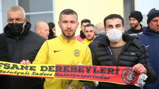 Yeni Malatyaspor taraftarından takıma destek, yönetime tepki