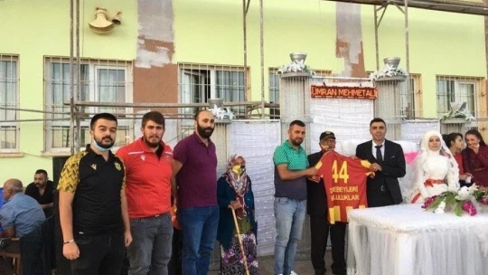 Yeni Malatyaspor Maço Orhan'ı yalnız bırakmadı