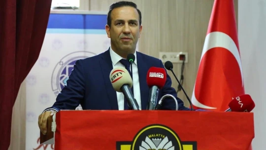 Salonda olmayan Başkan!