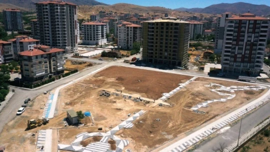 Çilesiz'deki 10 dönümlük park