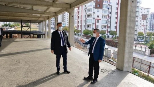 Yeşilyurt Belediyesi Çilesiz semt pazarı ve yaşam merkezi hızla yükseliyor