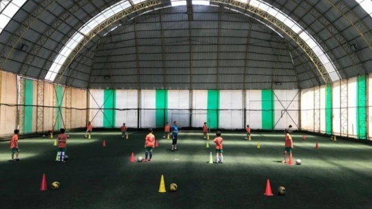 Yeşilyurt Belediyesi futbol okulunda Covid-19 önlemli eğitim