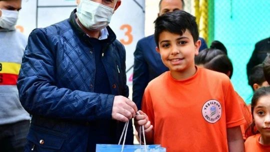 Yeşilyurt Belediyesi futbol okulunda geleceğin yıldızları yetişiyor