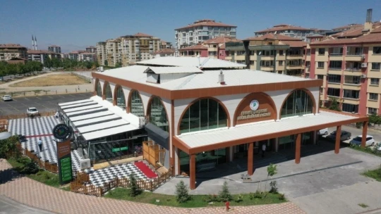 Yeşilyurt Belediyesi ikinci yeşil gıda marketini hizmete sundu