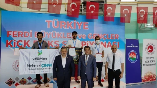 Yeşilyurt Belediyesi kıck-boks sporcuları, Şırnak'tan başarılarla döndü