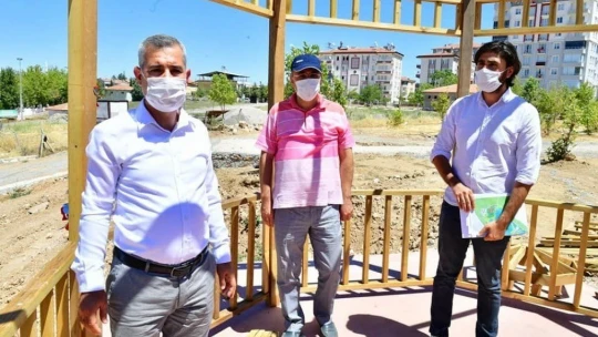 Yeşilyurt Belediyesi, millet bahçesindeki çalışmaları yoğunlaştırdı