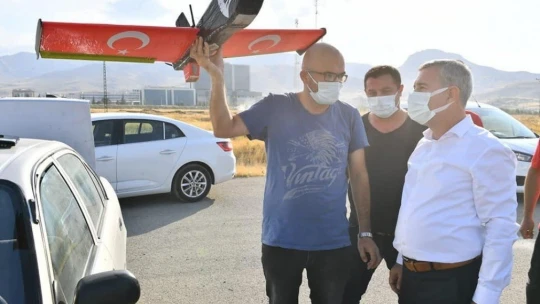 Yeşilyurt Belediyesi, Türkiye birincisi olan Ebabil takımına sponsor oldu