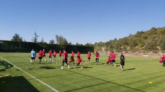 Yeşilyurt Belediyespor'da kamp çalışmaları sürüyor