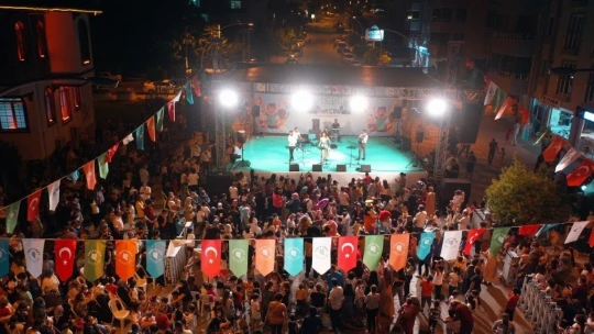 Yeşilyurt çocuk şenliği, renkli anlara sahne oldu