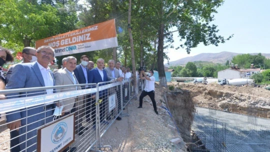 Yeşilyurt güreş sahasının temeli törenle atıldı