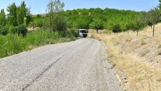 Yeşilyurt'ta Çayırköy ve Karahan arasına konforlu yol