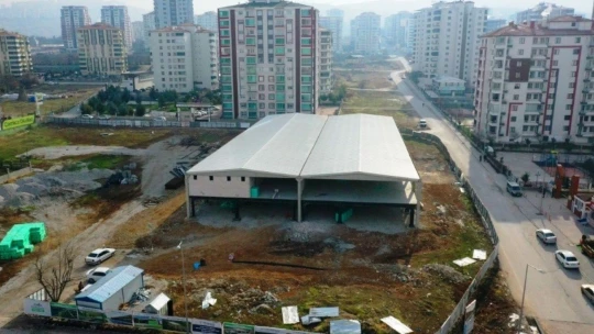 Yeşilyurt'ta Çilesiz Semt Pazarı ve Yaşam Merkezi yapımı sürüyor