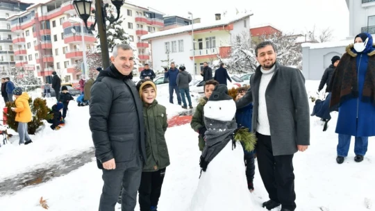 Yeşilyurt'ta düzenlenen '1.kartopu ve kardan adamlar şenlikleri' renkli anlara sahne oldu