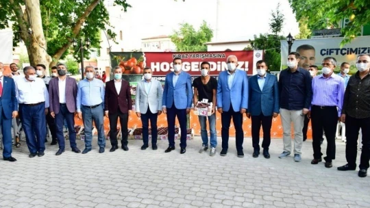 Yeşilyurt'ta en iyi kiraz ve bahçesi ödülleri sahiplerini buldu