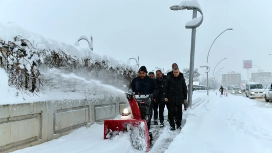 Yeşilyurt'ta karla mücadele seferberliği