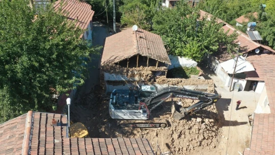 Yeşilyurt'ta Ocak ve Eylül ayları arasında 47 metruk bina yıkıldı