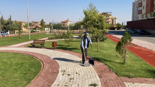 Yeşilyurt'ta parklarda Covid-19 önlemleri artırıldı