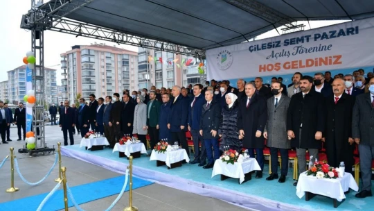 Yeşilyurt'ta pazar yeri dualarla hizmete açıldı