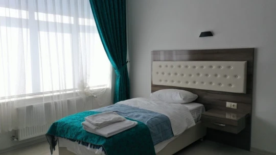 Çınar'dan üniversite öğrencilerine destek