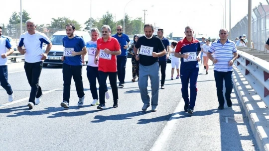 Yeşilyurt'ta zafer koşusu ilgi gördü
