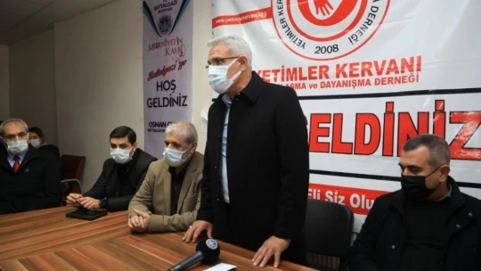Yetim çocuklara tablet hediyesi