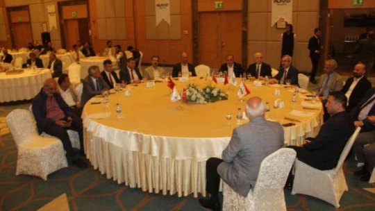 Yıldız Holding CEO'su Mehmet Tütüncü Malatya'da iş dünyası ve üniversiteli gençlerle buluştu