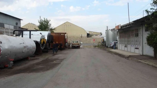 Yolda üretip dünyaya ihraç ediyor