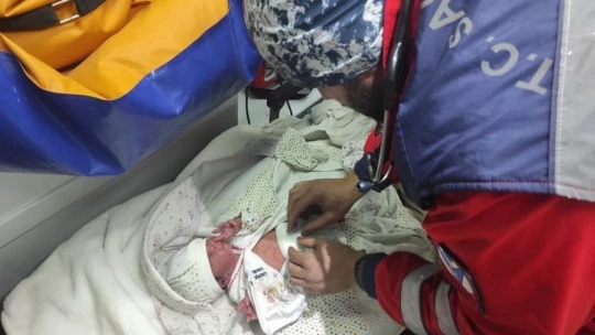 Anne ve bebeğine UMKE ekipleri yetişti