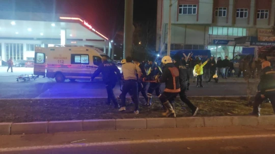 Yolun karşısına geçerken otomobilin çarptığı çocuk ağır yaralandı