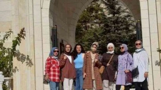 Yurtta kalan öğrenciler Levent Vadisi'ni gezdi