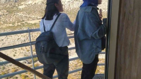 Yurtta kalan öğrenciler Levent Vadisi'ni gezdi