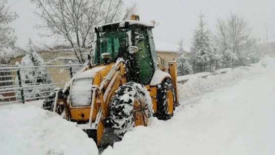 Zelyurt, yol açma çalışmalarını yerinde inceledi